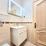 Sunrise Dreams With Free Parking * Burgas